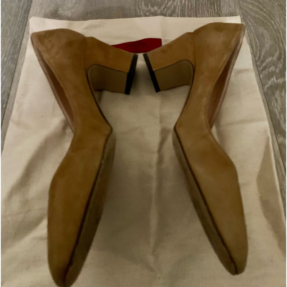 Authentic Valentino Suede Pumps - 41 EU